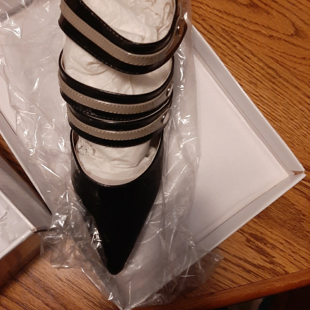 Shoes - Picture 7 of 16